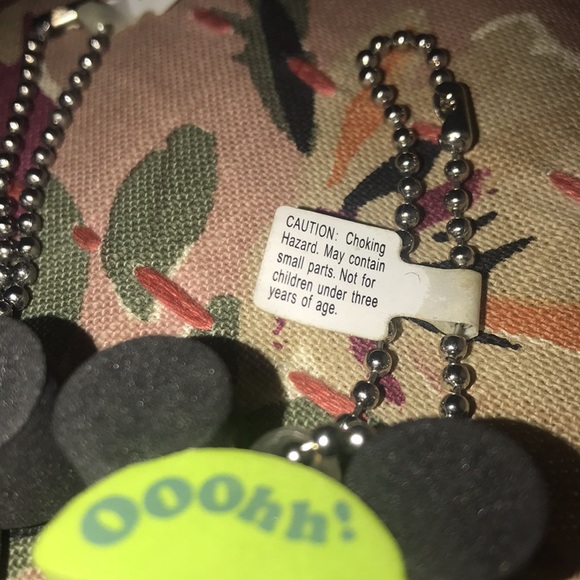 NWT Disney 2 small keychain ~ Minnie Mouse Ears Hat and Green alien Oooooh - Picture 7 of 8
